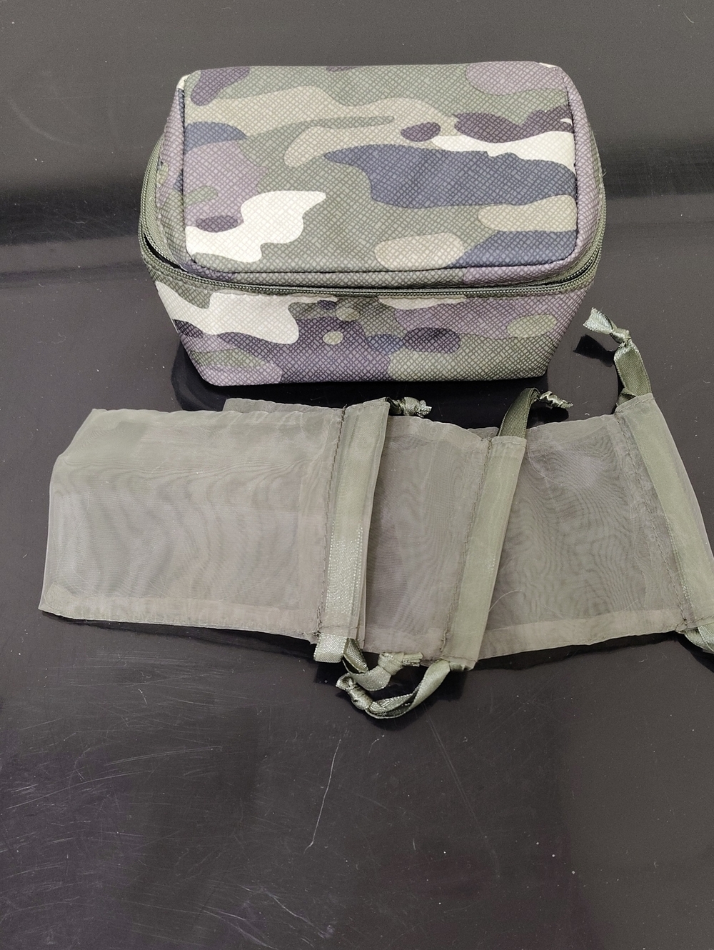 thirty-one Bubbles And Bracelets Case